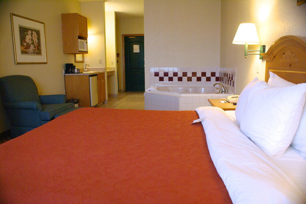Lexington Inn & Suites Columbus-Polaris Phòng bức ảnh