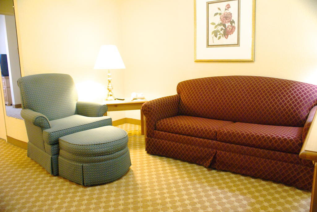 Lexington Inn & Suites Columbus-Polaris Phòng bức ảnh